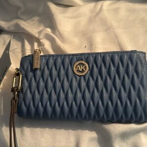 New with tags Anne Klein wristlet beautiful blue